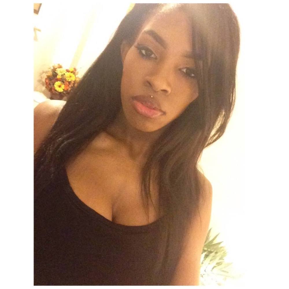 Meet your Posher, Shakia